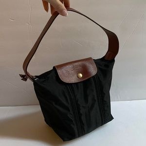 Vintage Longchamp Le Pliage Purse / Bag (Expendable on the Bottom)